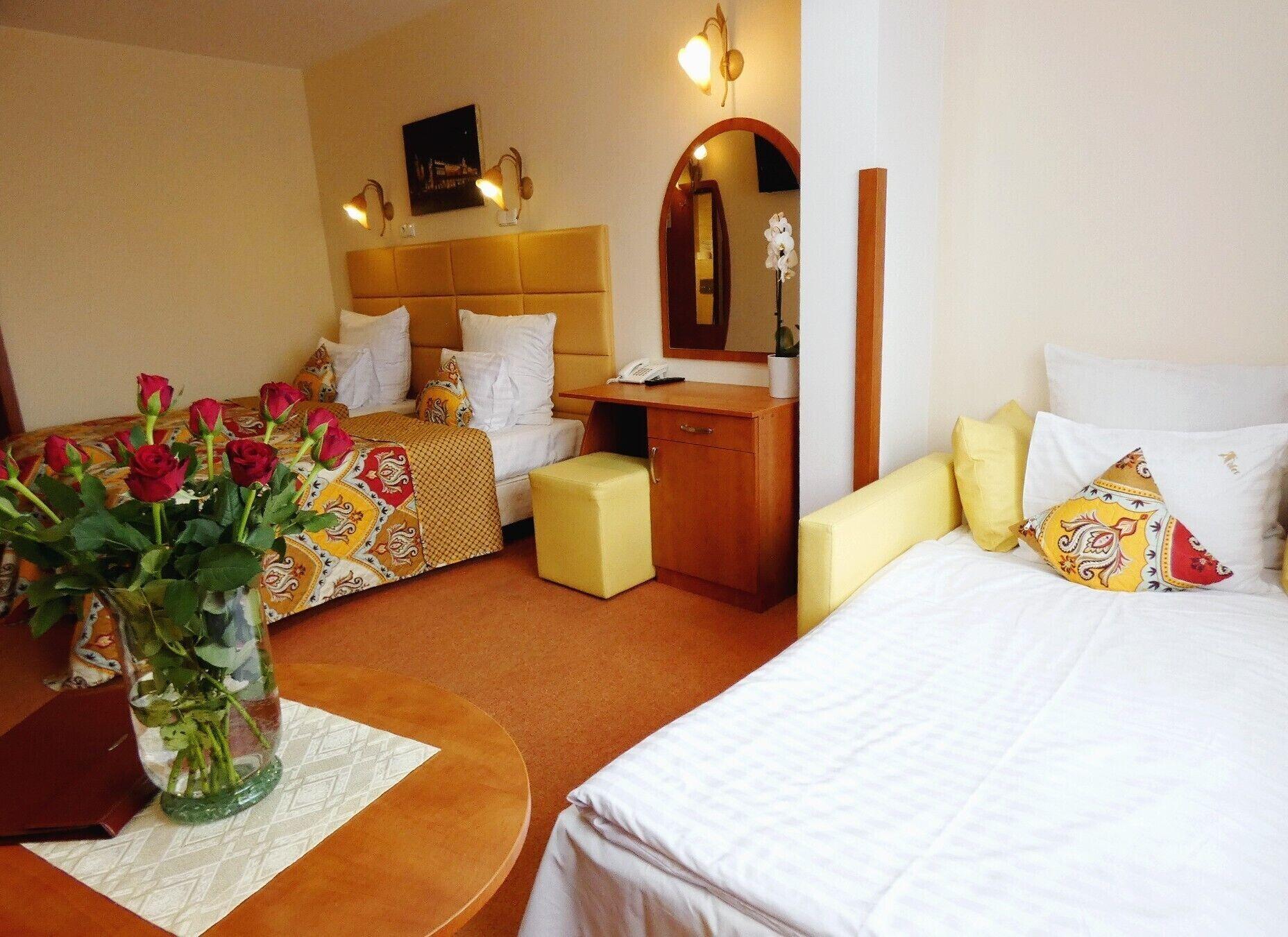 Aparthotel Adler Krasków Εξωτερικό φωτογραφία