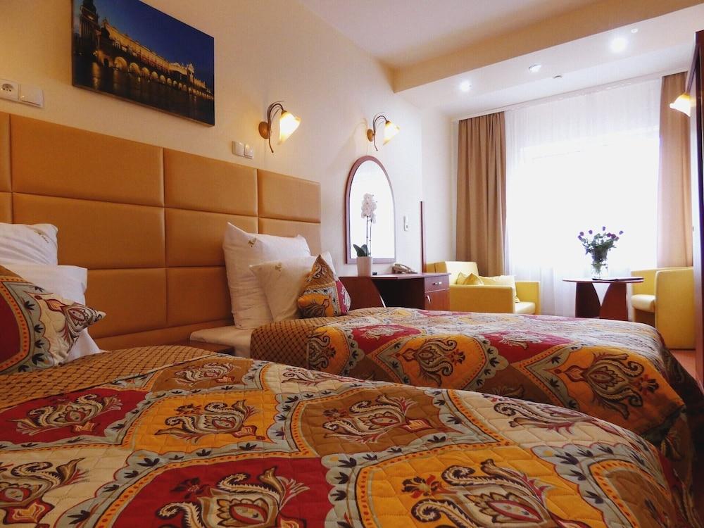 Aparthotel Adler Krasków Εξωτερικό φωτογραφία