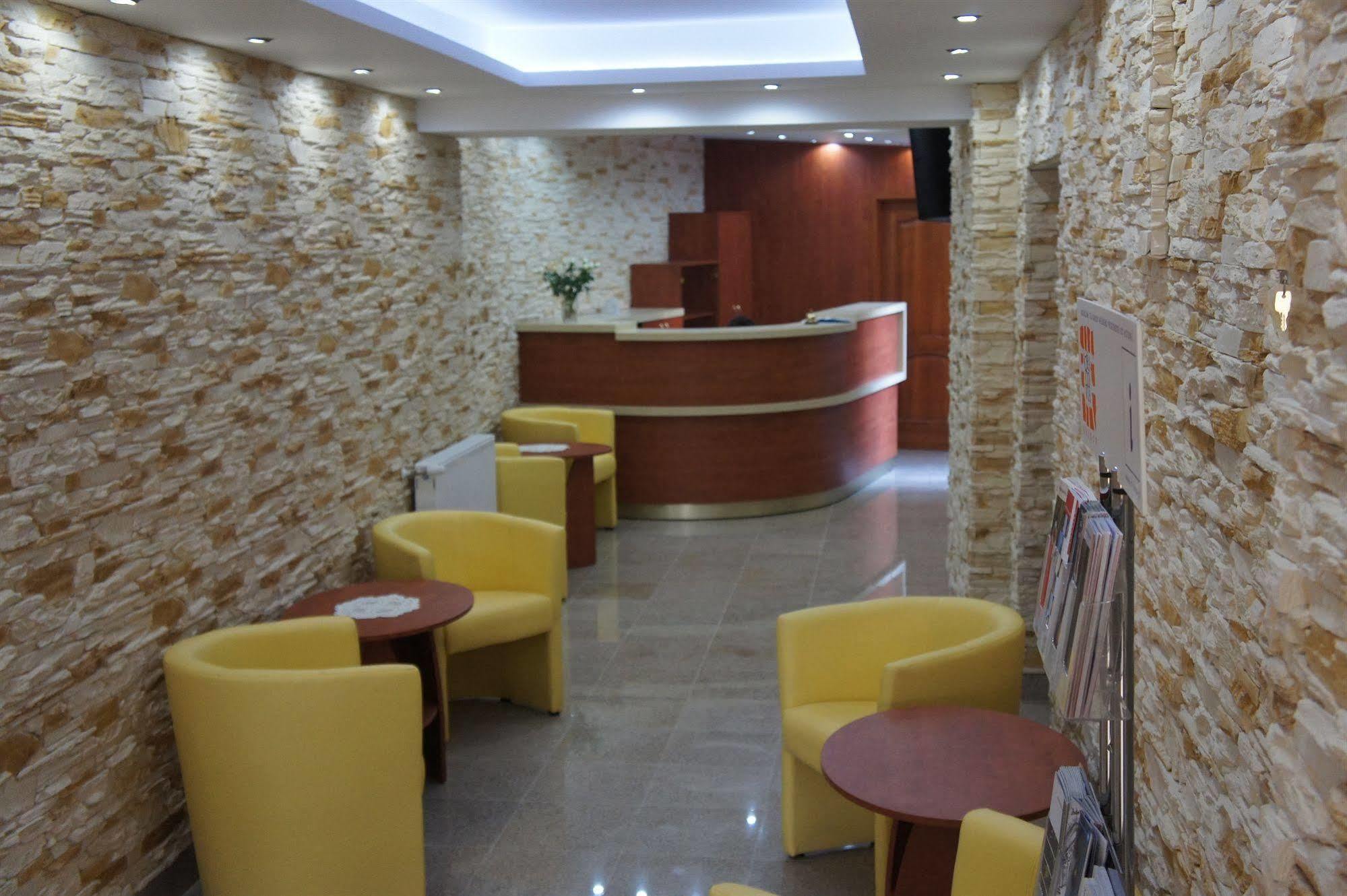 Aparthotel Adler Krasków Εξωτερικό φωτογραφία