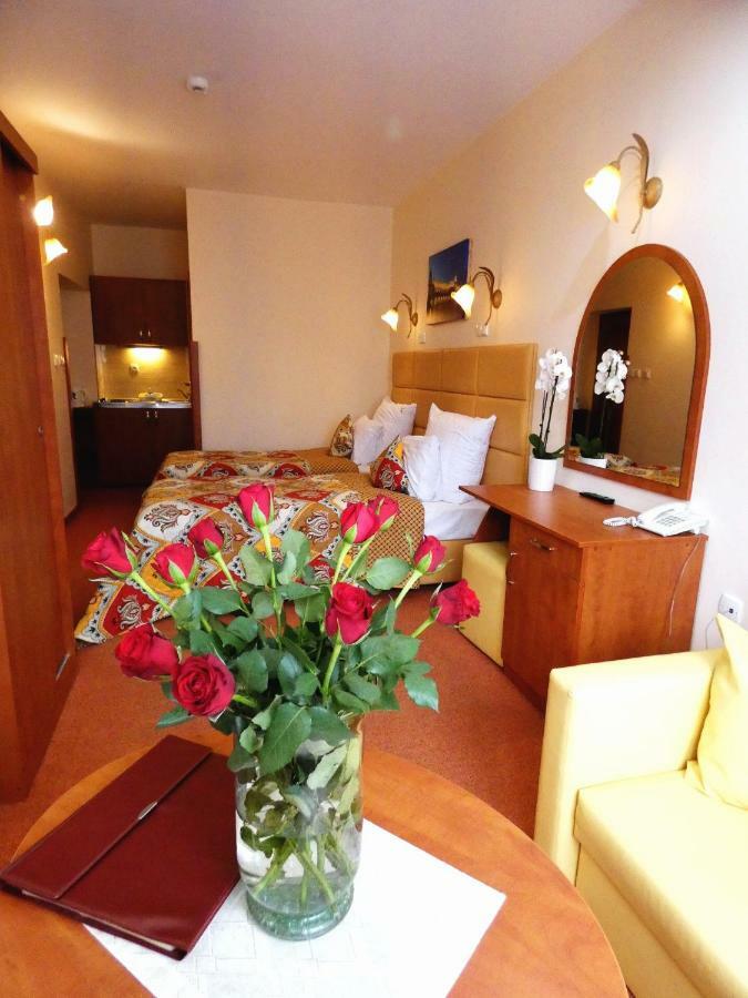 Aparthotel Adler Krasków Εξωτερικό φωτογραφία